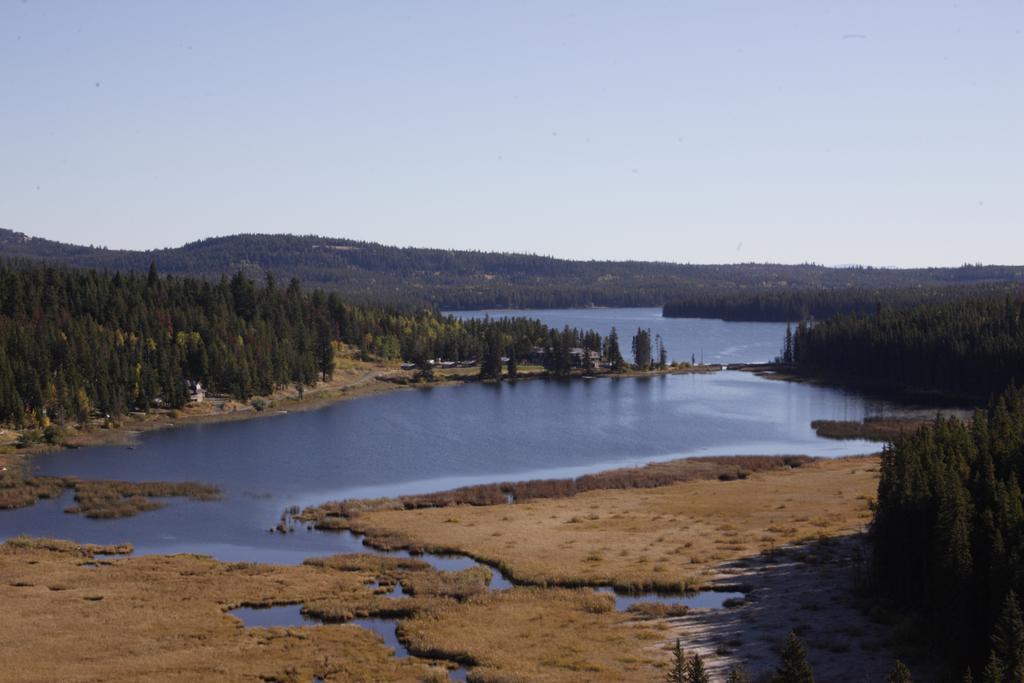 Lac Le Jeune Resort & Nature Centre Камлупс Екстериор снимка